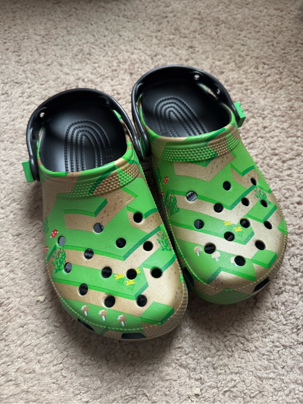 Minecraft Crocs men’s 5 women’s 7